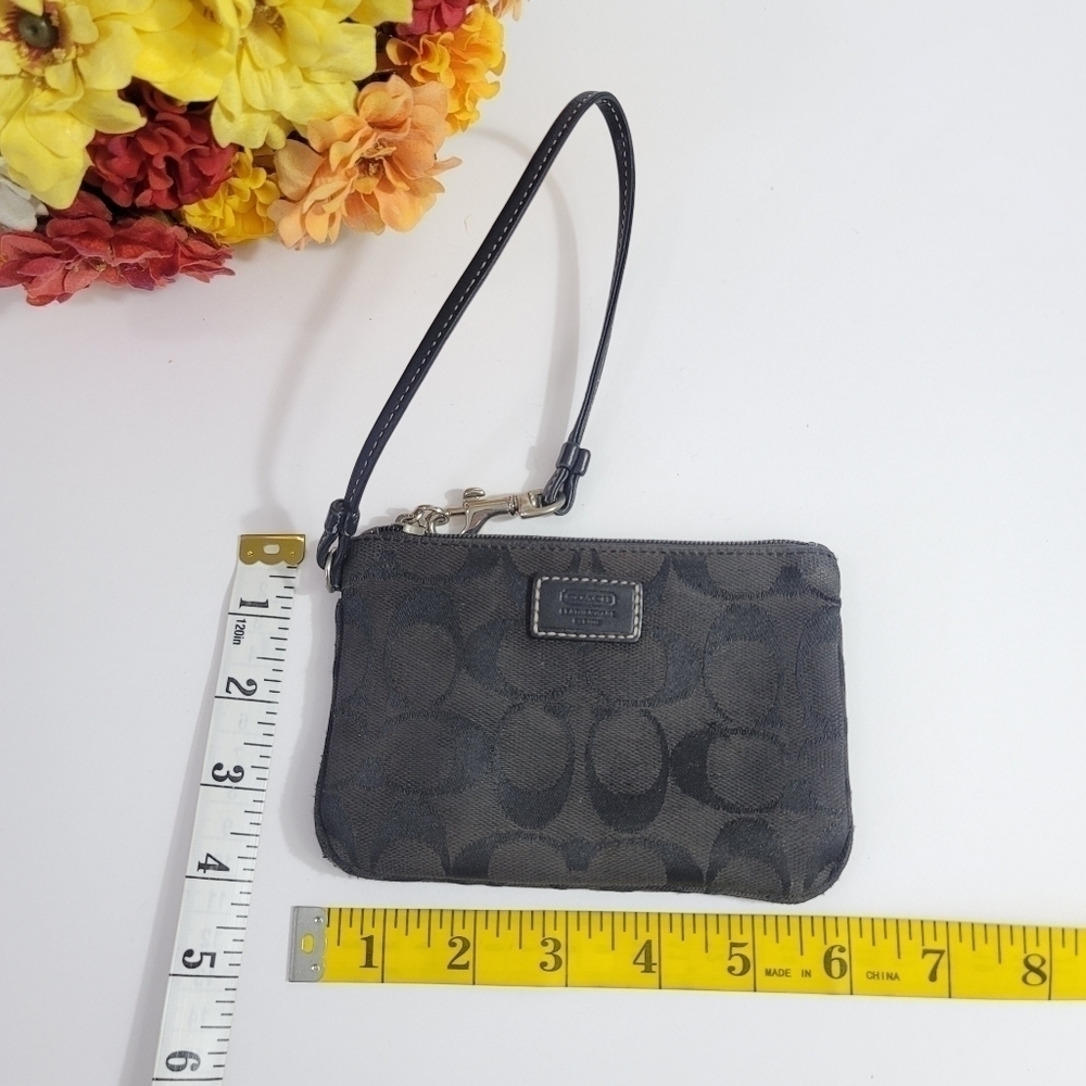 COACH WOMEN SIGNATURE WRISTLET BLACK - Picture 11 of 12